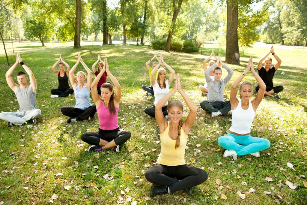Yoga dient der Entspannung - perfekt für den Büroalltag