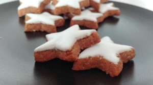 Christmas cinnamon stars with icing