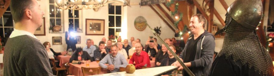 Motto-Firmenevent-Burgspektakel-bceed Motto Firmenevent und Weihnachtsfeier idee uf der Burg mit Gaukler und Burgspielen von b-ceed