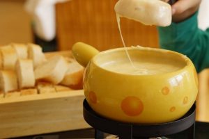 The mobile fondue evening comes directly to your company