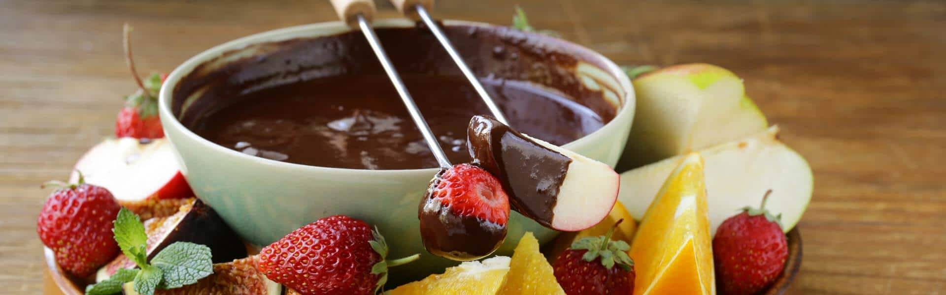 Mobile Fondue Event with Chocolate Fondue as dessert. Enjoyable Christmas party idea with b-ceed events