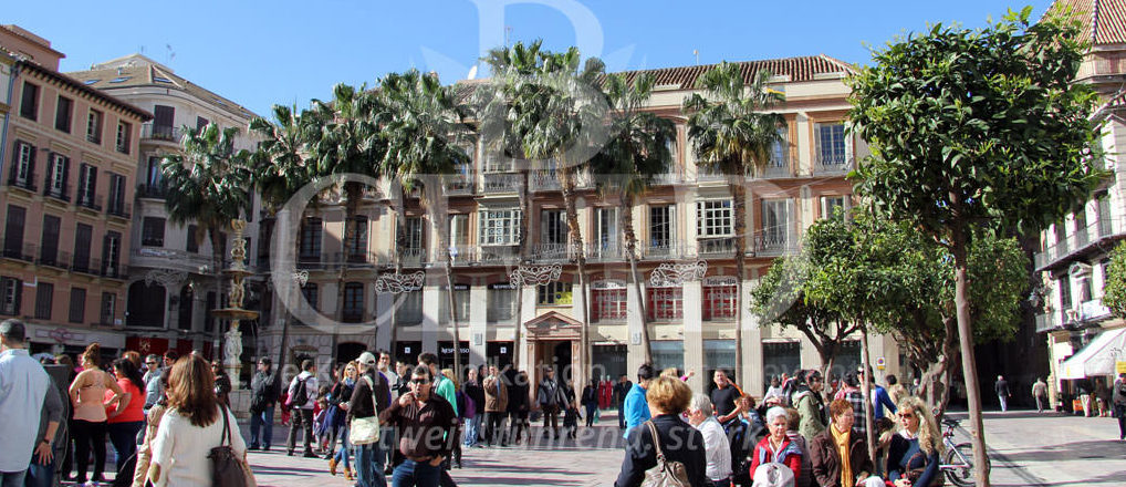 Discover the old town with its winding alleys and small boutiques on a city trip to Málaga - b-ceed: travel