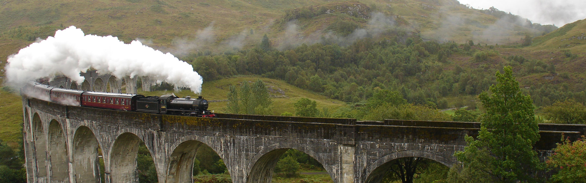 Discover old bridges in the Scottish countryside