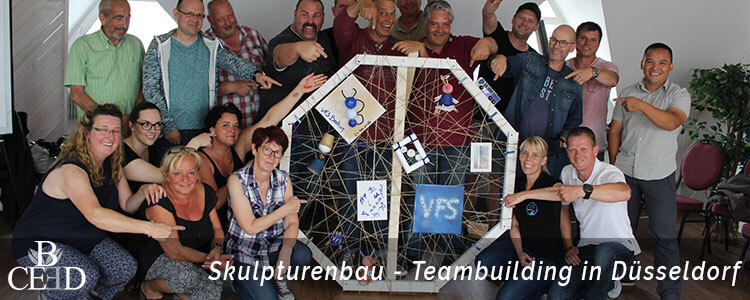 Skulpturenbau als Teambuilding in Düsseldorf, durchgefuehrt von der Eventagentur b-ceed
