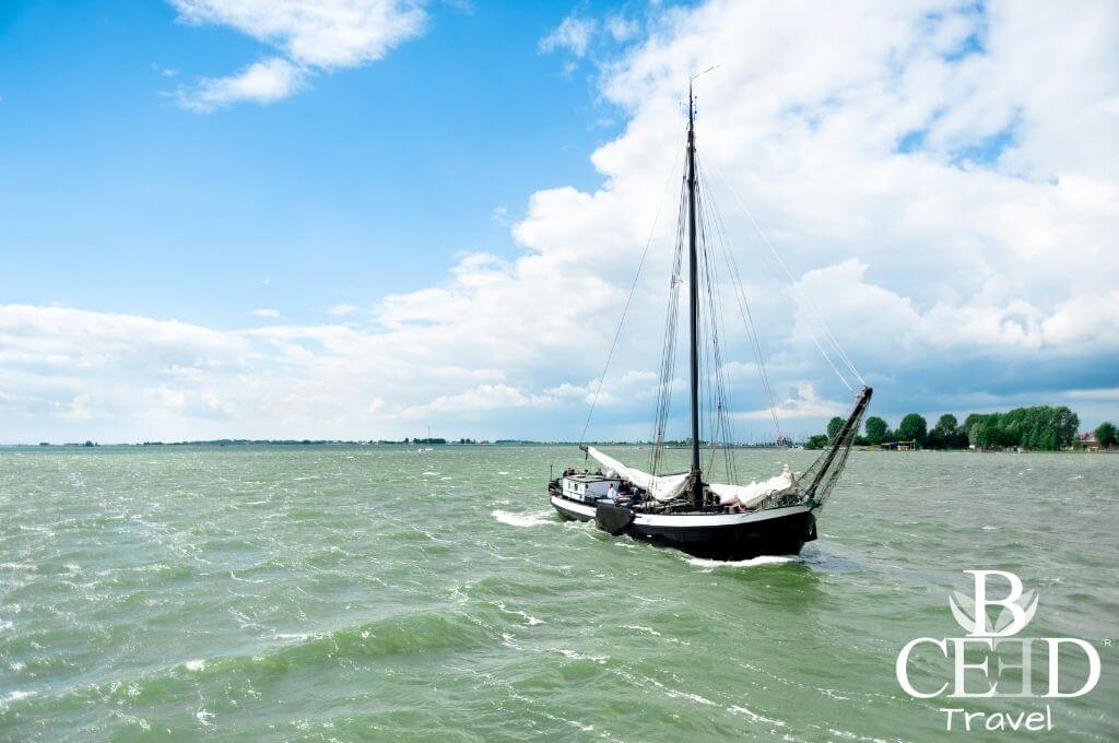 Sailing Ijsselmeer - Book a company outing and teambuilding event outdoor - bceed events